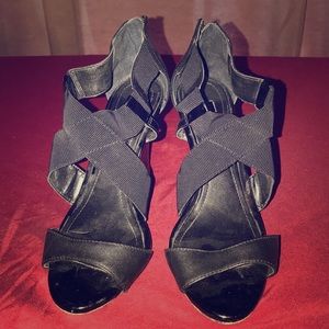 WHBM White House black market wedges size 6
